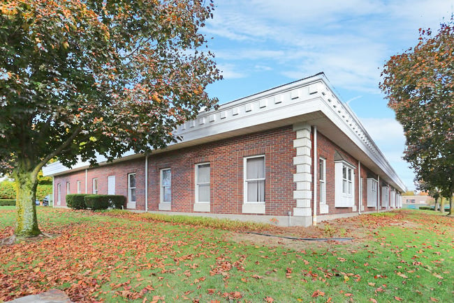 7 N Washington St, Plainville, CT 06062