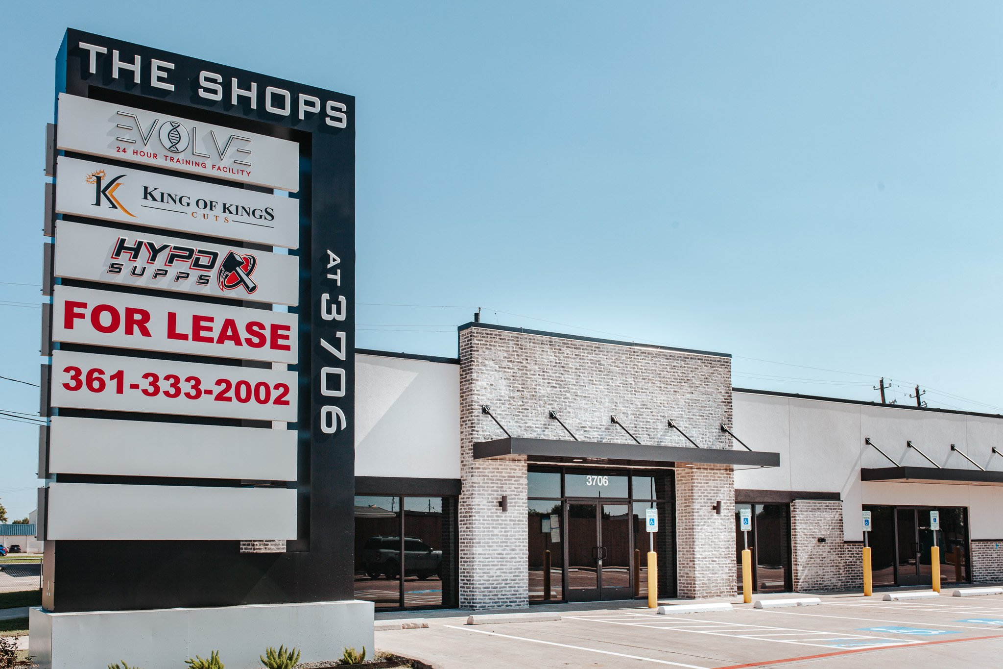 3706 N Navarro St, Victoria, TX 77901