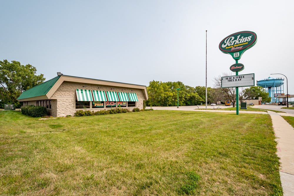 3280 University Ave, Waterloo, IA 50701