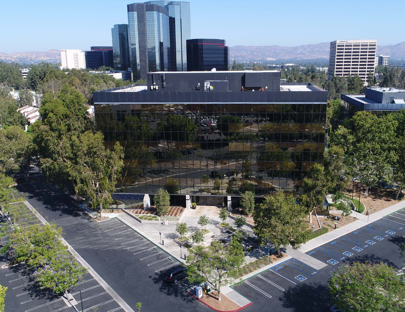 5850 Canoga Ave, Woodland Hills, CA 91367