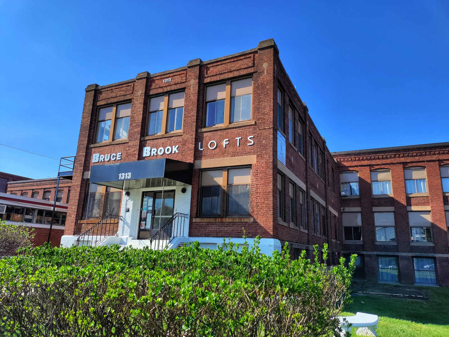 1313 Connecticut Ave, Bridgeport, CT 06607