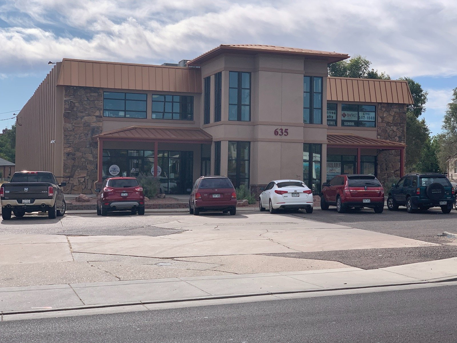 635 W Corona Ave, Pueblo, CO 81004