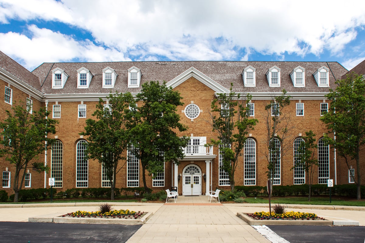 456 N New Ballas Rd, Creve Coeur, MO 63141