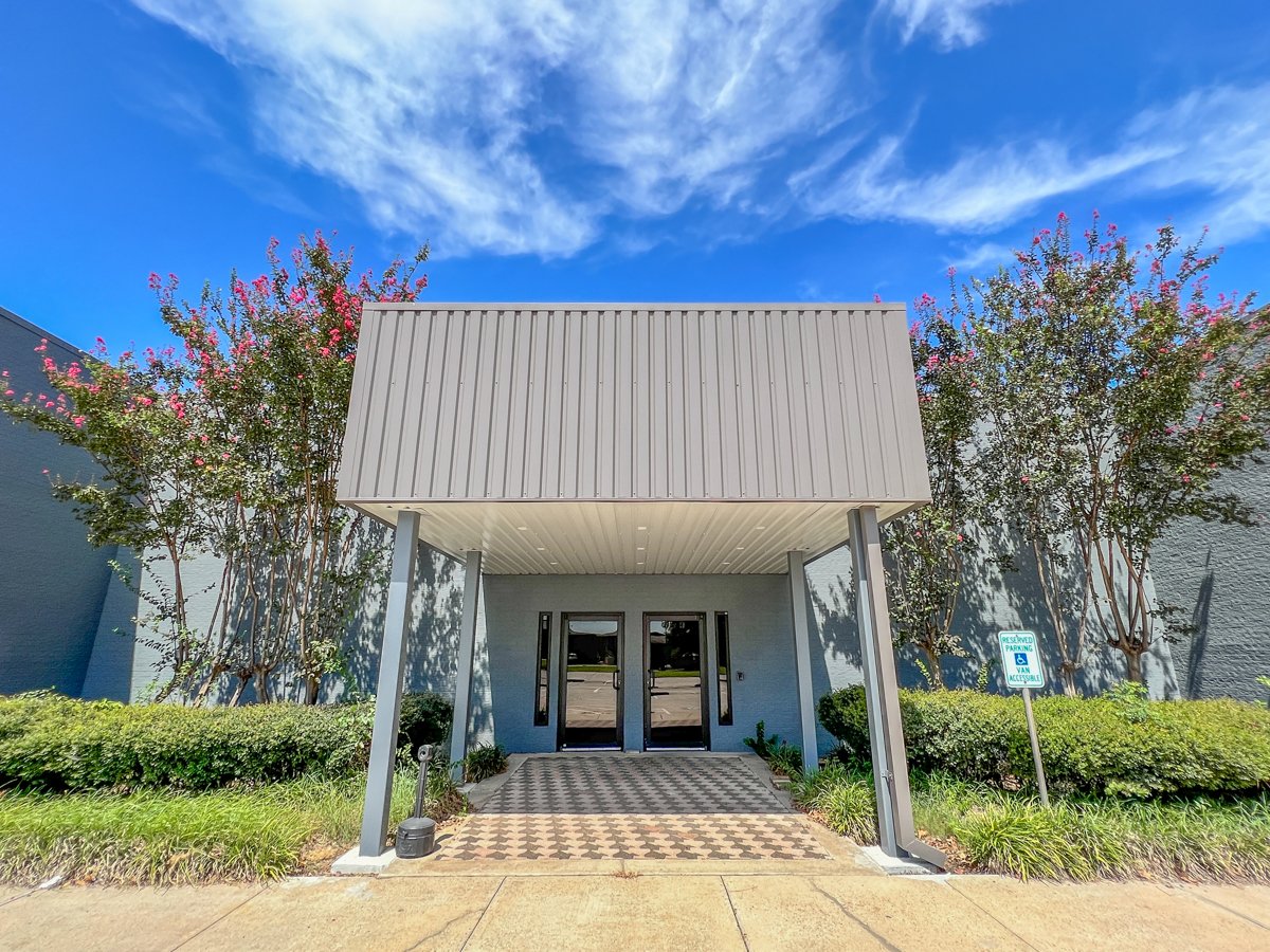 108 Commercial Cir, Conroe, TX 77304
