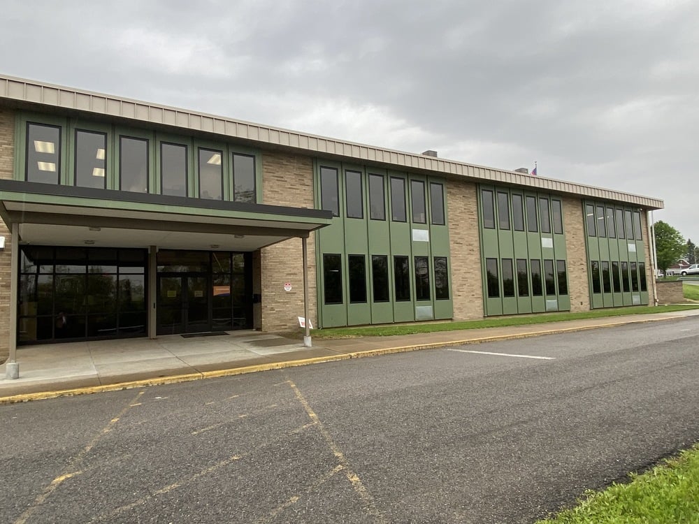 2000 Clairton Rd, West Mifflin, PA 15122