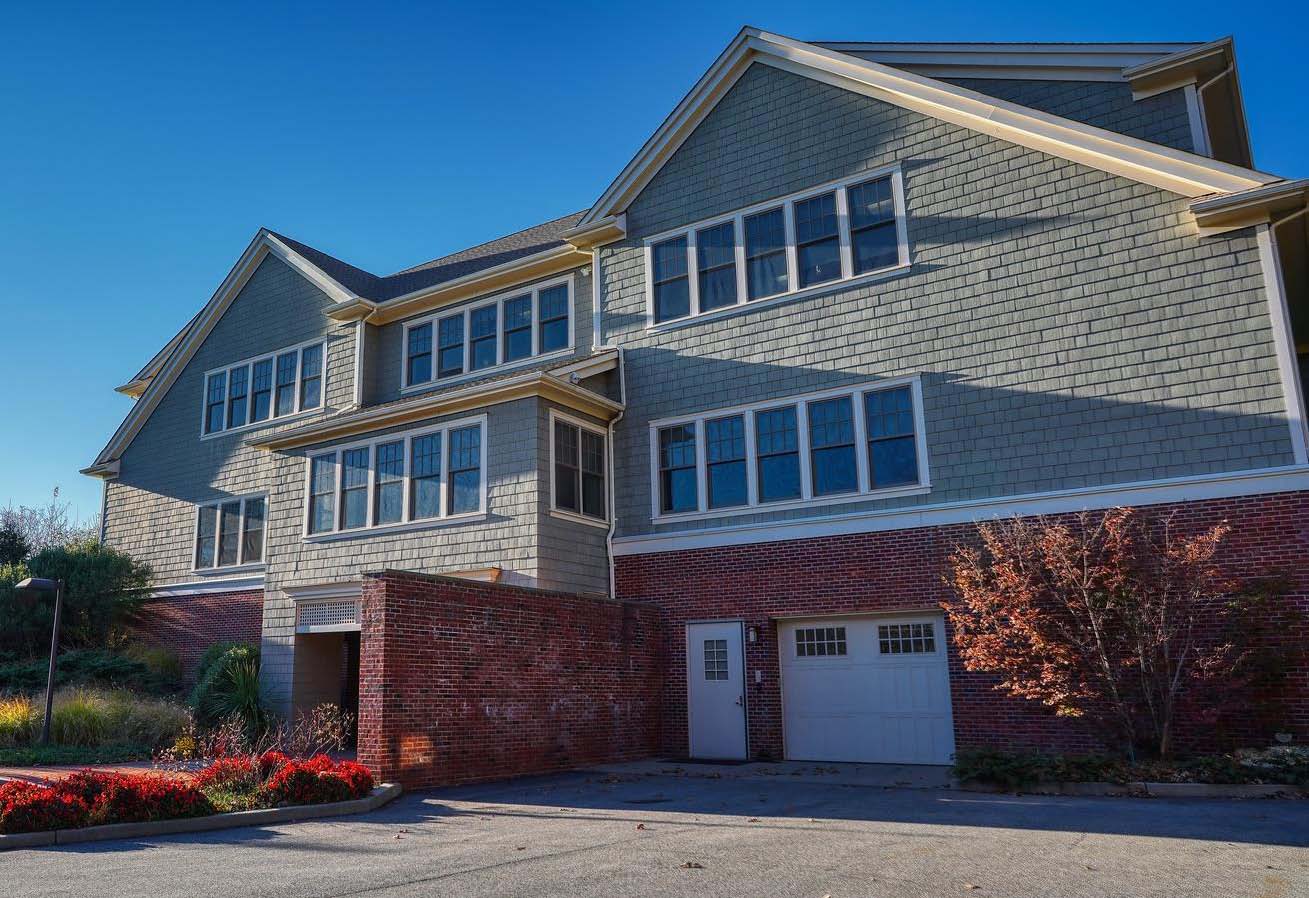 21 Bennetts Rd, East Setauket, NY 11733