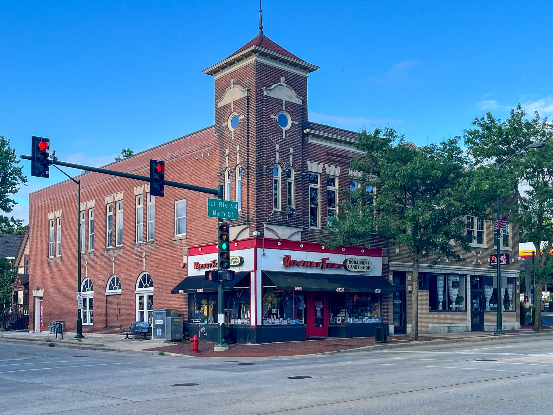 303 W Main St, St Charles, IL 60174