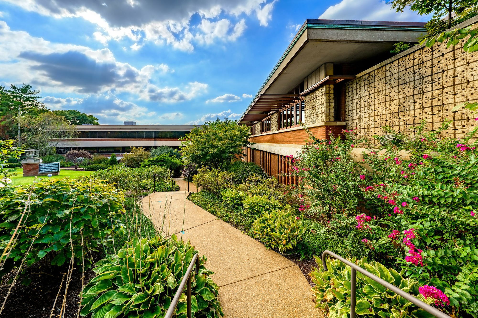 345 Marshall Ave, Webster Groves, MO 63119