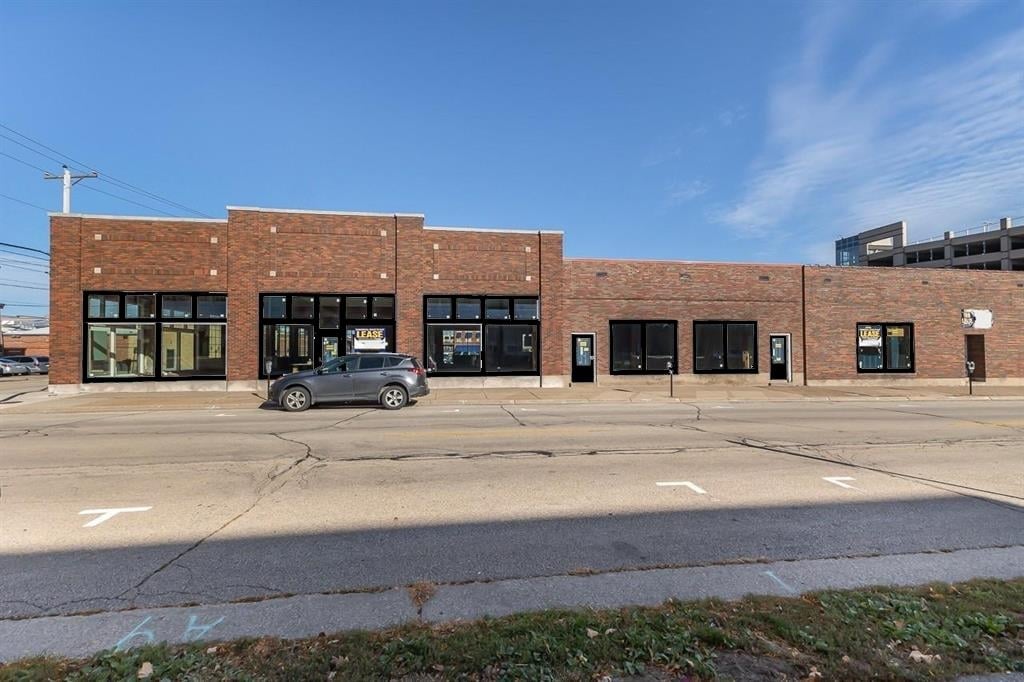 1044 Iowa St, Dubuque, IA 52001