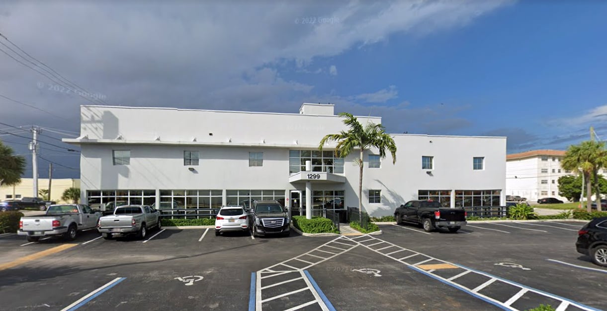1299 E Commercial Blvd, Oakland Park, FL 33334