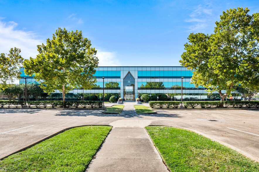 12000 Richmond Ave, Houston, TX 77082