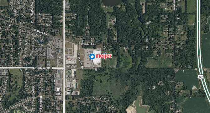 12821 Cross Over Dr, Dewitt, MI 48820