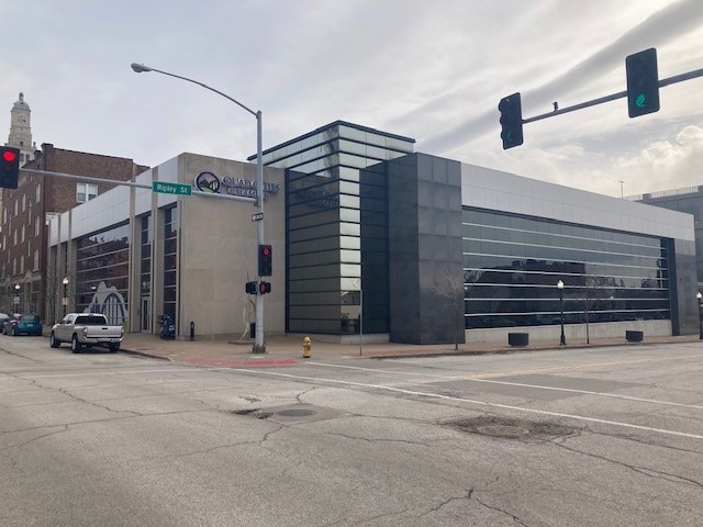 331 W 3Rd St, Davenport, IA 52801