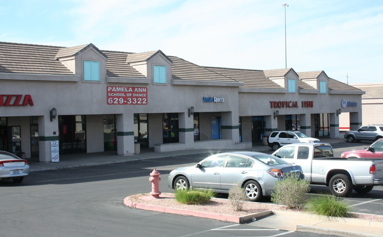 35 S Gibson Rd, Henderson, NV 89012