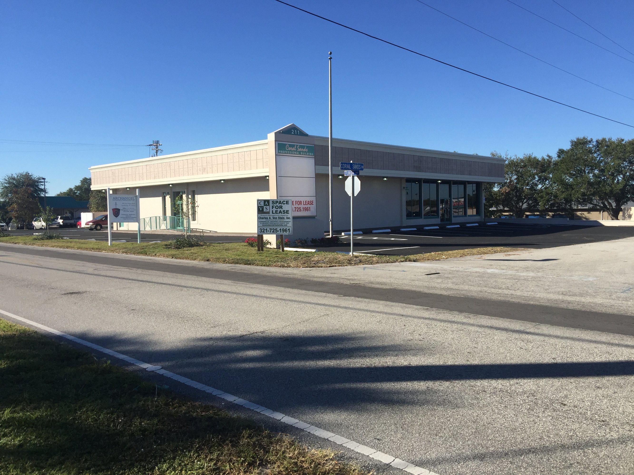 211 Coral Sands Dr, Rockledge, FL 32955