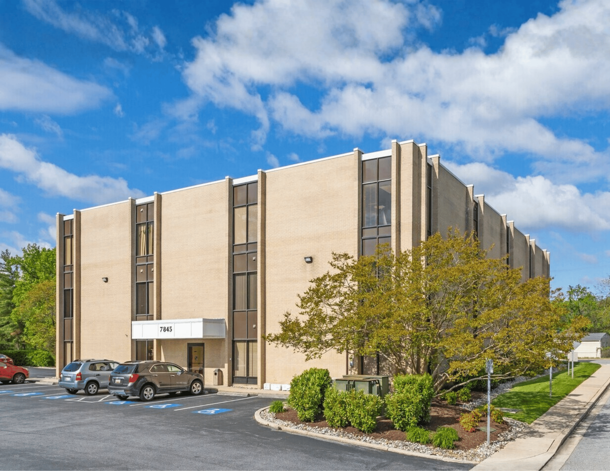 7845 Oakwood Rd, Glen Burnie, MD 21061