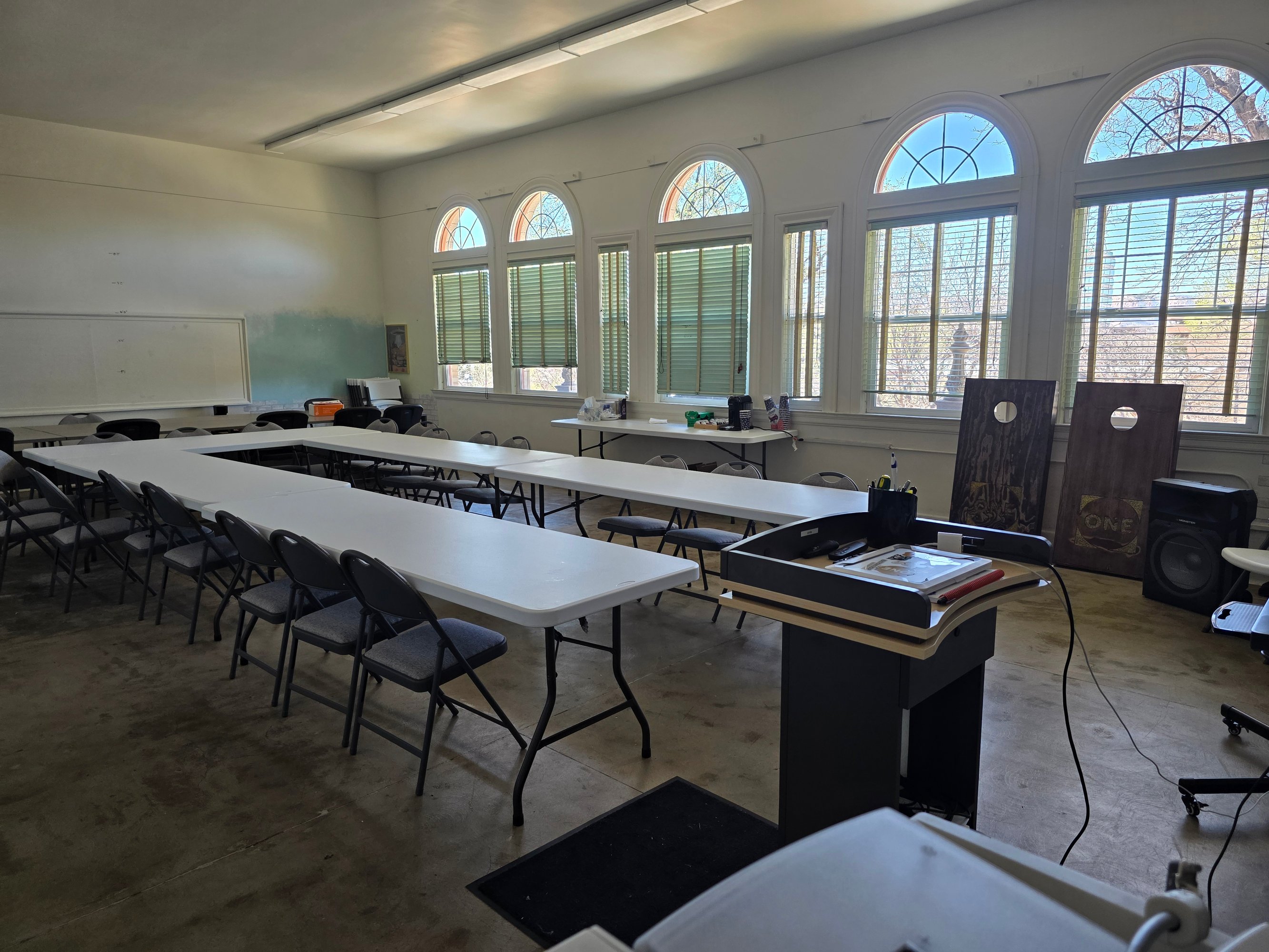 3882557