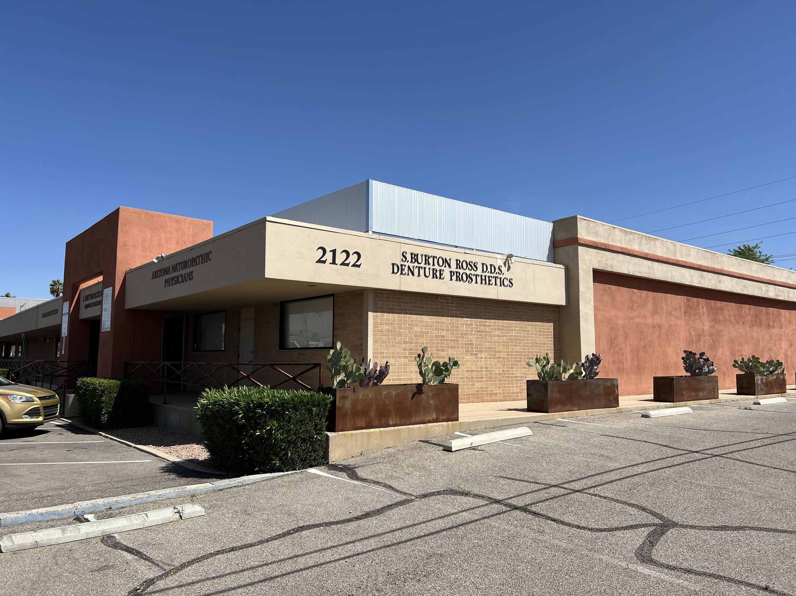 2122 N Craycroft Rd, Tucson, AZ 85712