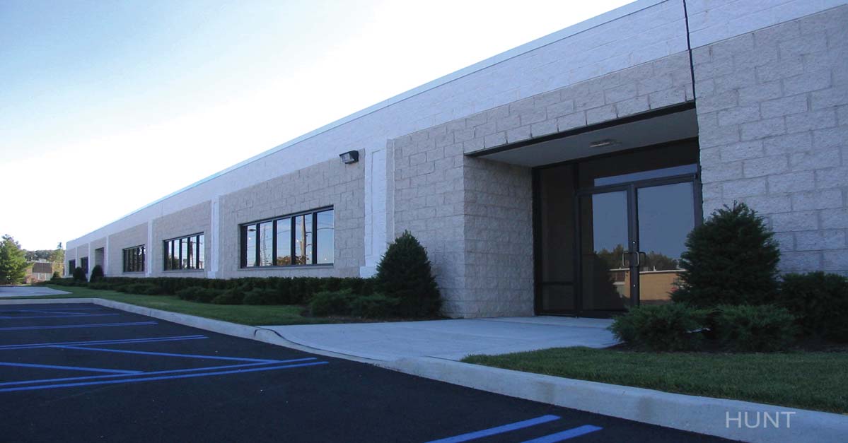 55 W Ames Ct, Plainview, NY 11803