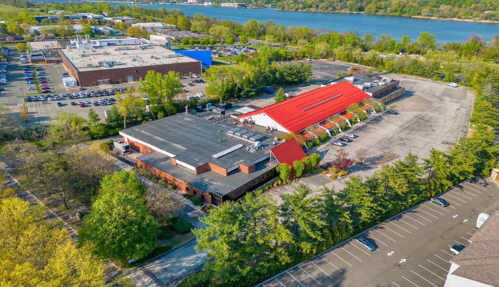 900 W Shore Rd, Port Washington, NY 11050