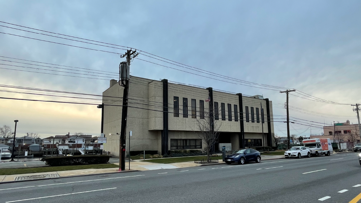 158-29 Crossbay Blvd, Queens, NY 11414
