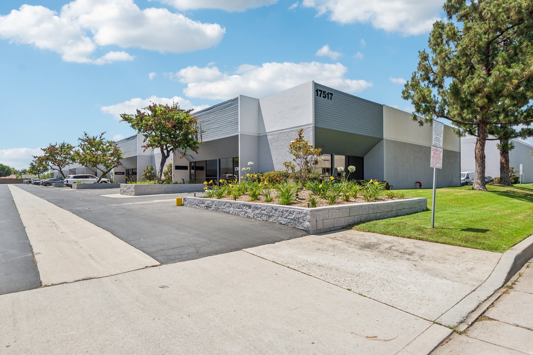 17517 Fabrica Way, Cerritos, CA 90703