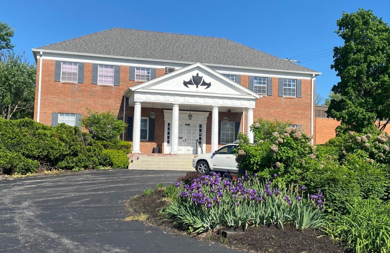 6660 N High St, Worthington, OH 43085
