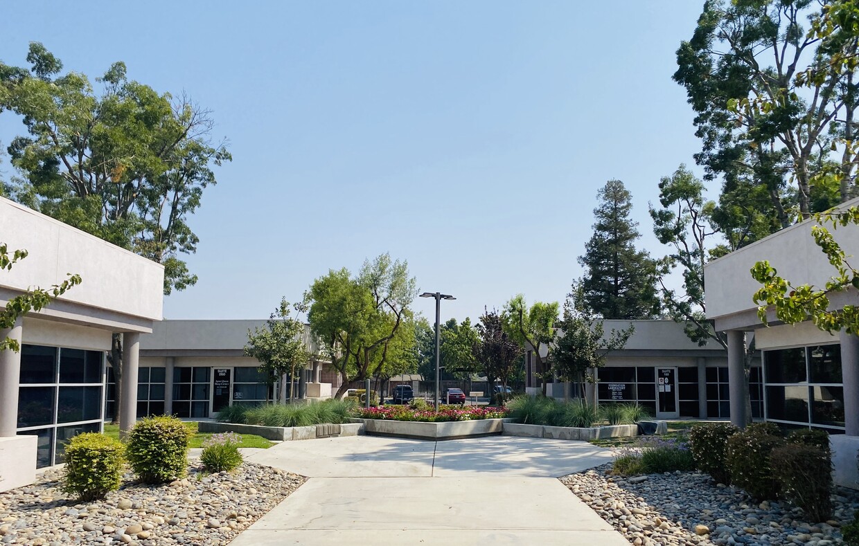 6001 Truxtun Ave, Bakersfield, CA 93309