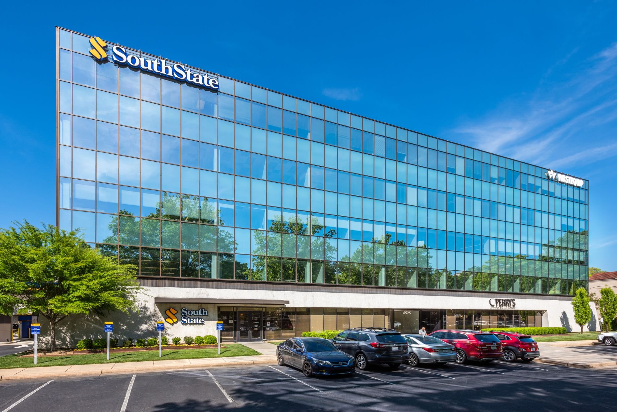 6525 Carnegie Blvd, Charlotte, NC 28211