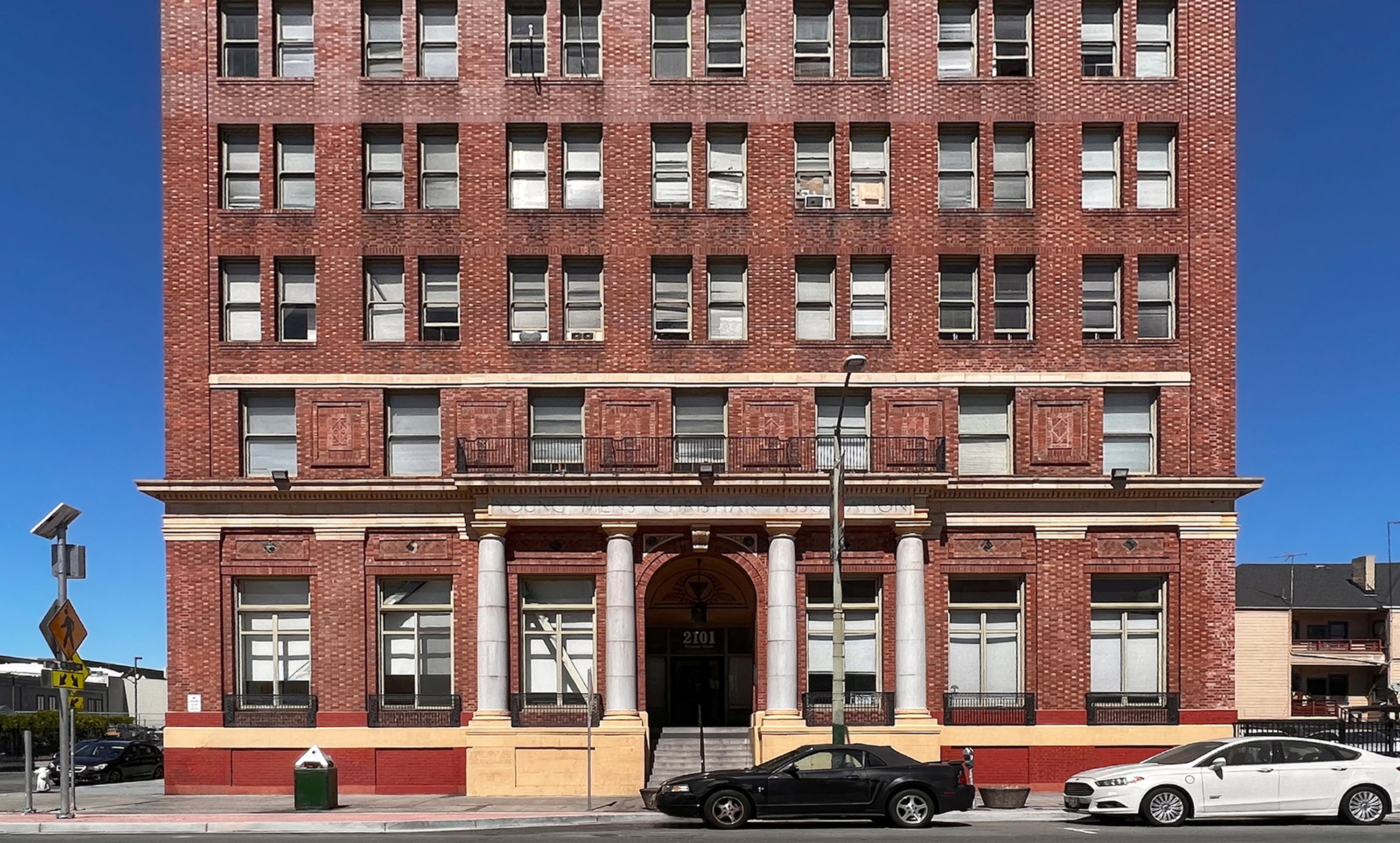 2101 Telegraph Ave, Oakland, CA 94612