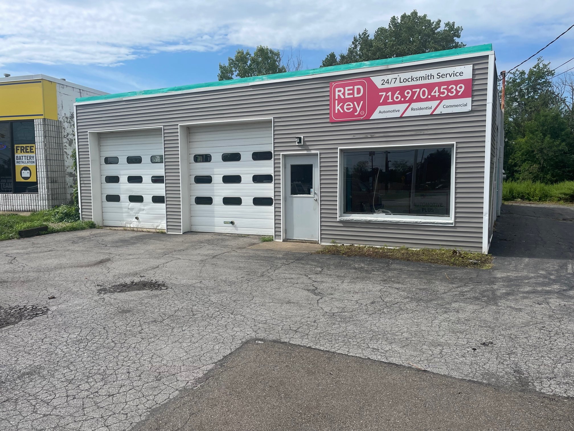 5594 Camp Rd, Hamburg, NY 14075