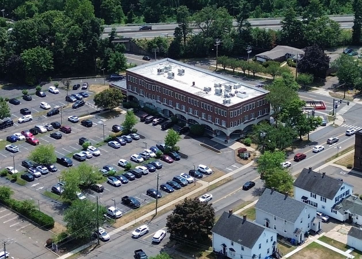 9 Washington Ave, Hamden, CT 06518