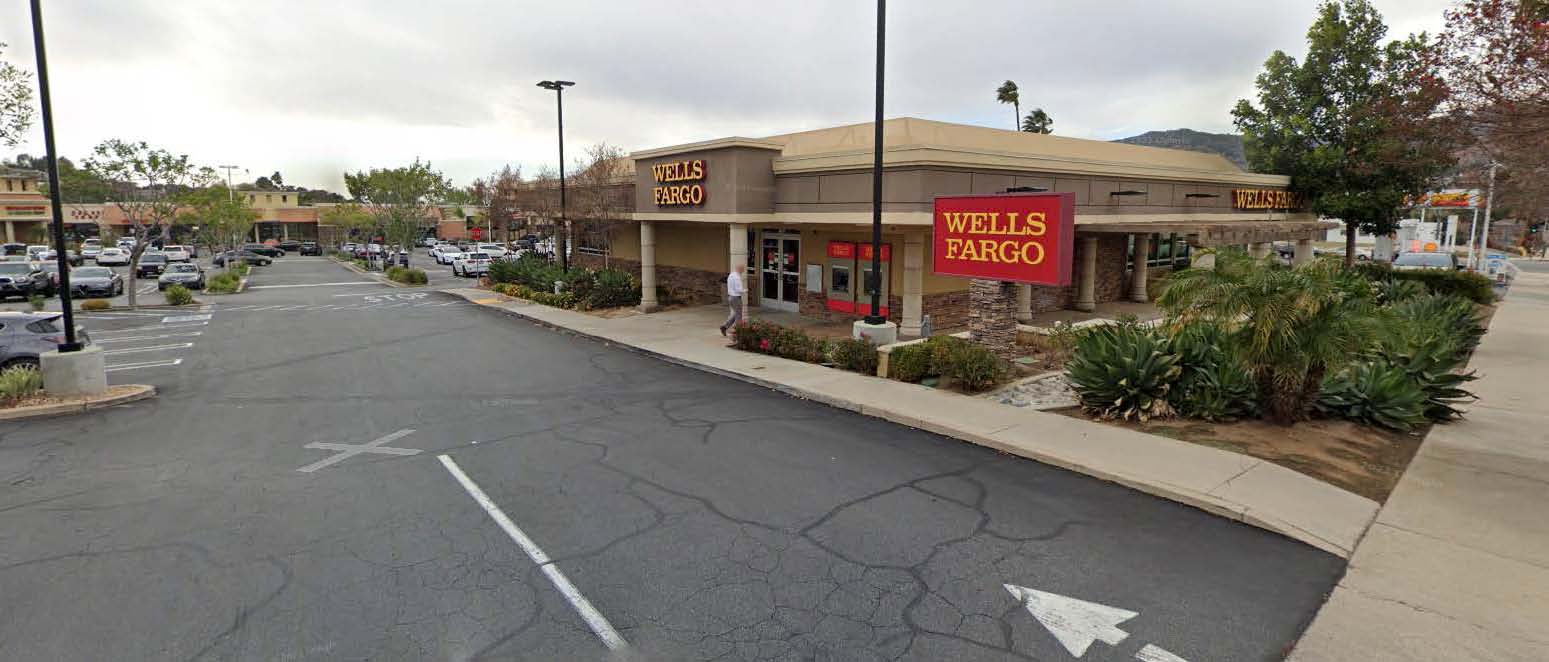 625 S Lone Hill Ave, Glendora, CA 91740