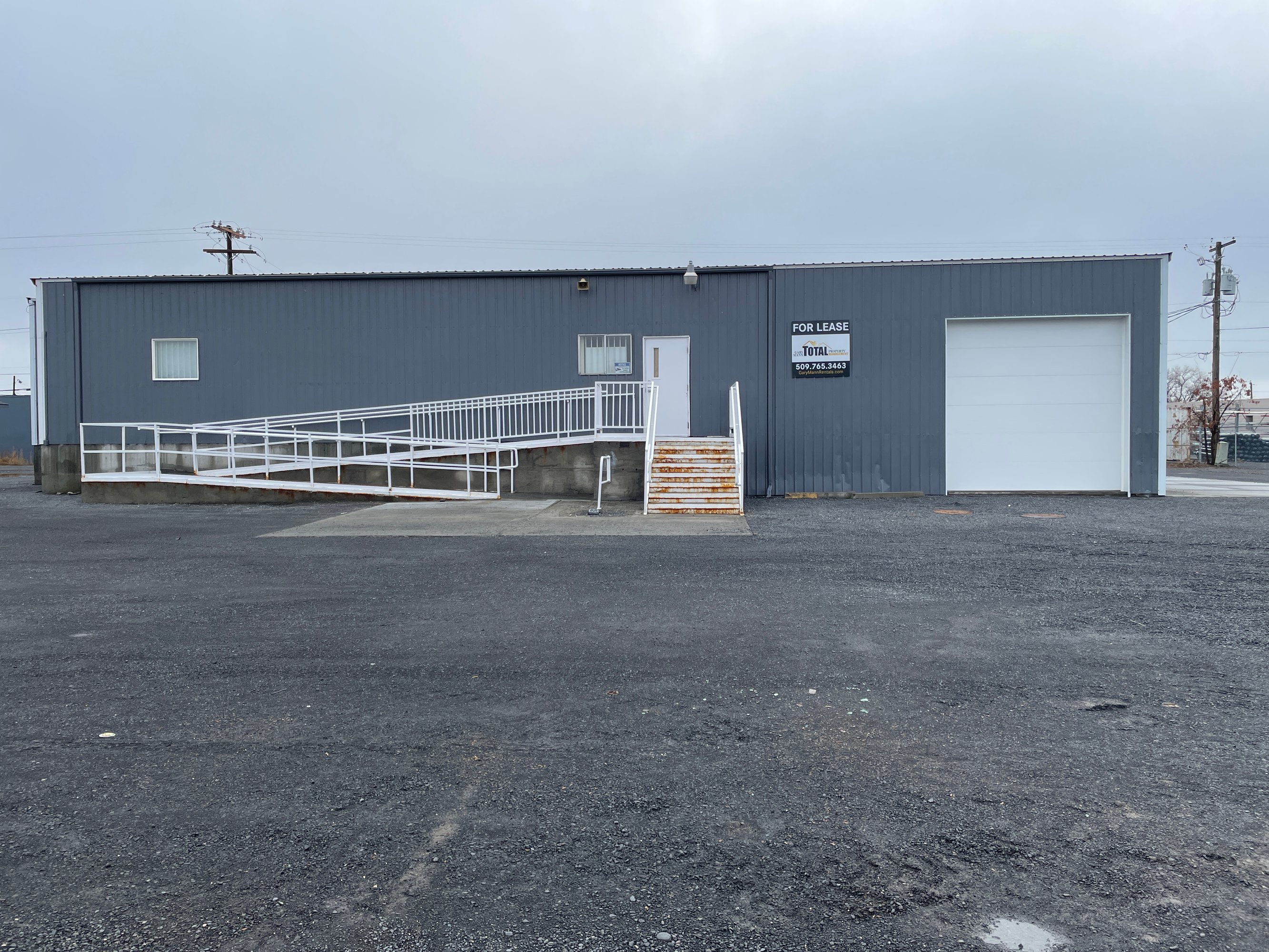 1075 W Marina Dr, Moses Lake, WA 98837