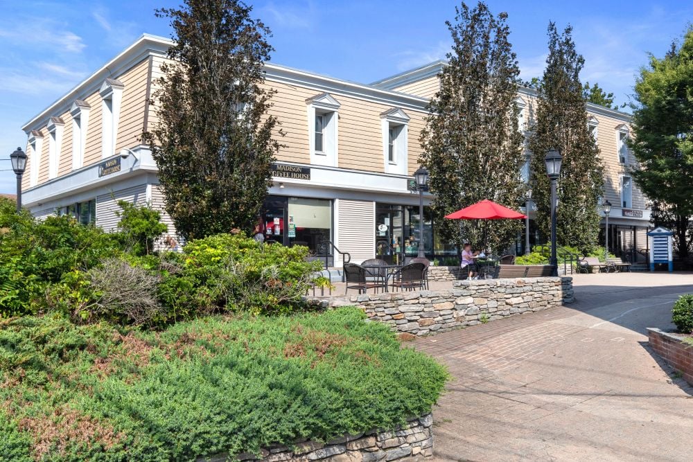 724 Boston Post Rd, Madison, CT 06443