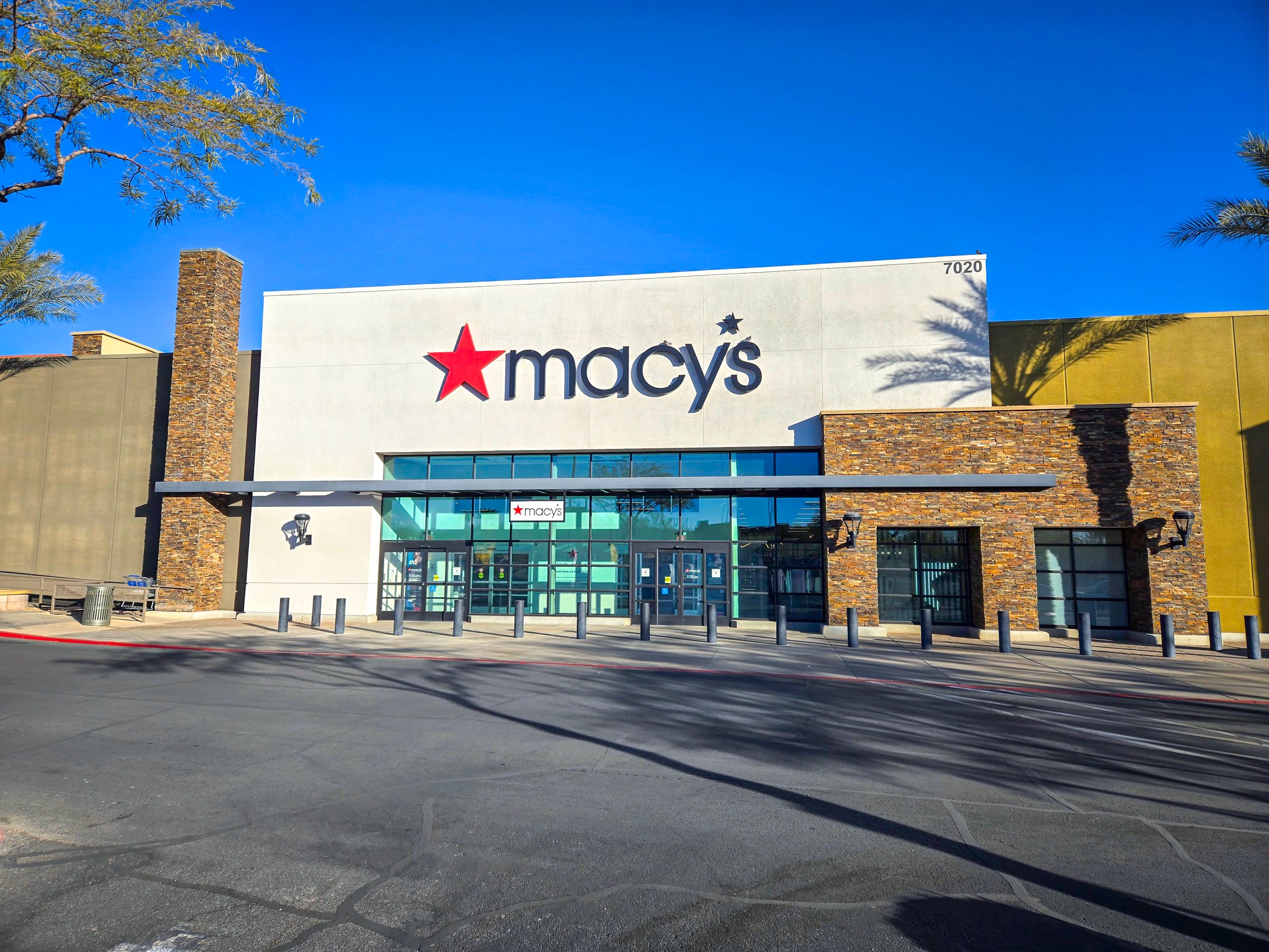 6920 Arroyo Crossing Pkwy, Las Vegas, NV 89113