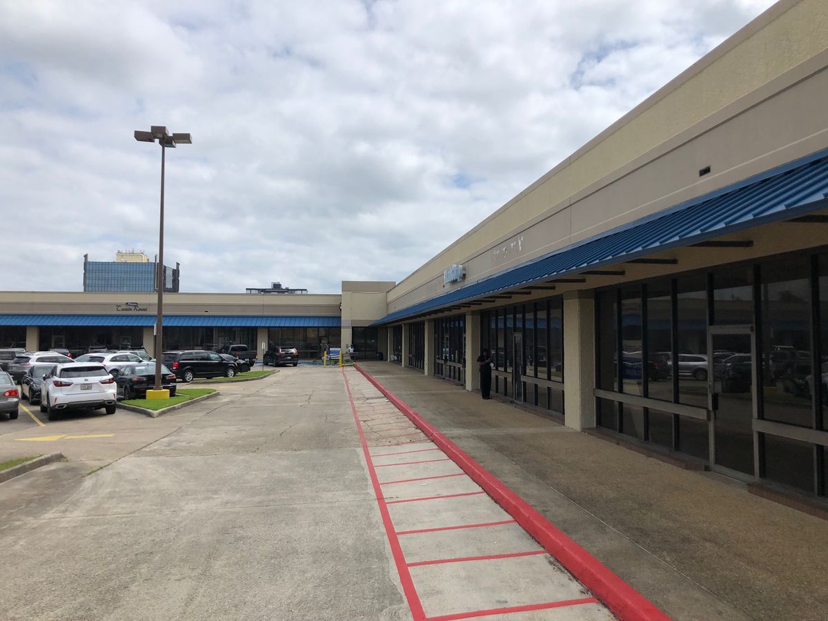 9900 Lake Forest Blvd, New Orleans, LA 70127