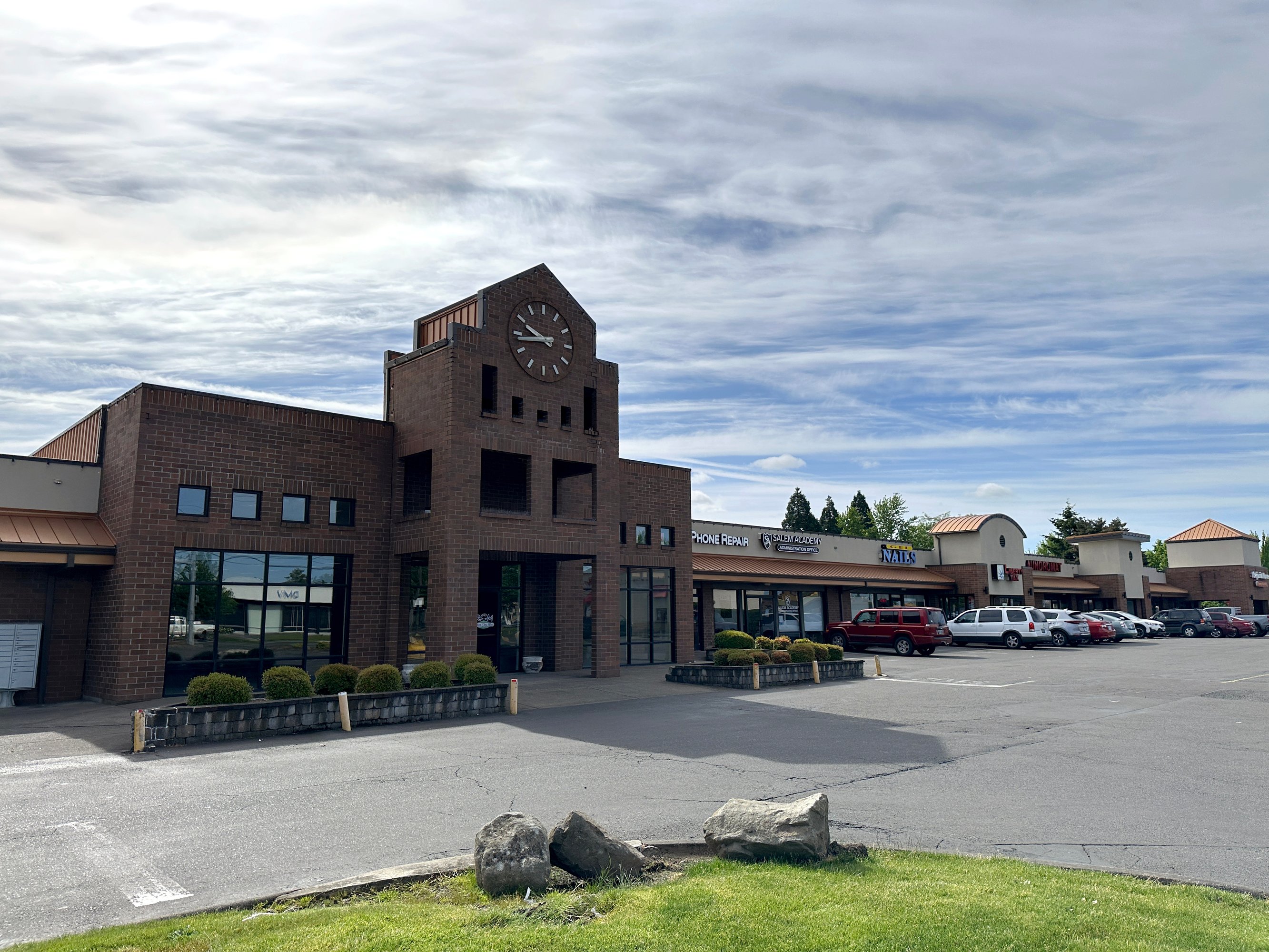 922 Lancaster Dr NE, Salem, OR 97301