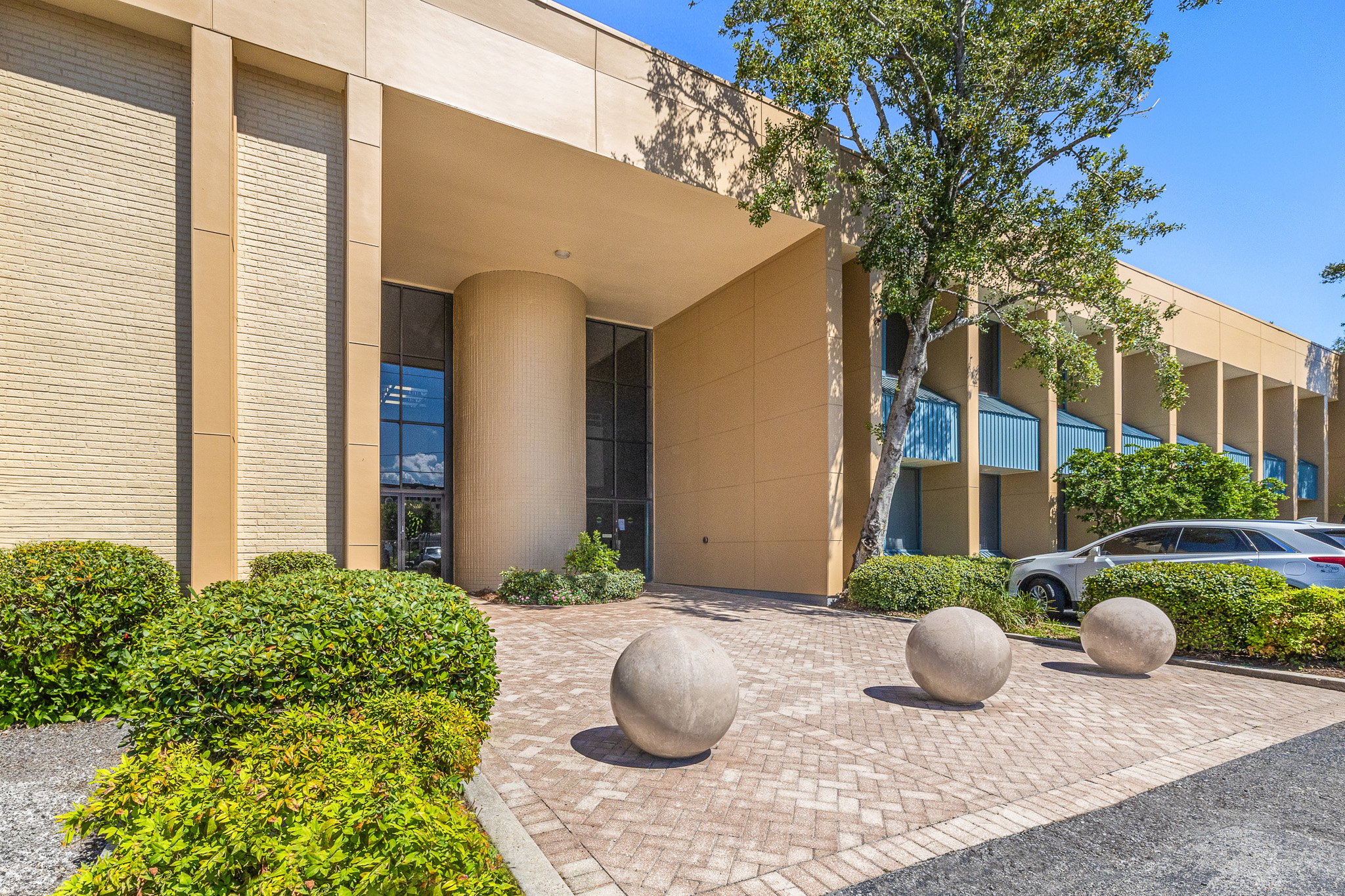 2200 Veterans Memorial Blvd, Kenner, LA 70062