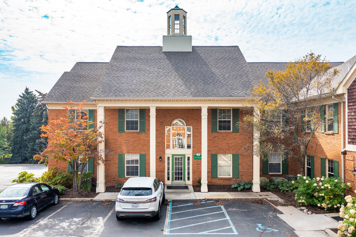 37899 W 12 Mile Rd, Farmington Hills, MI 48331
