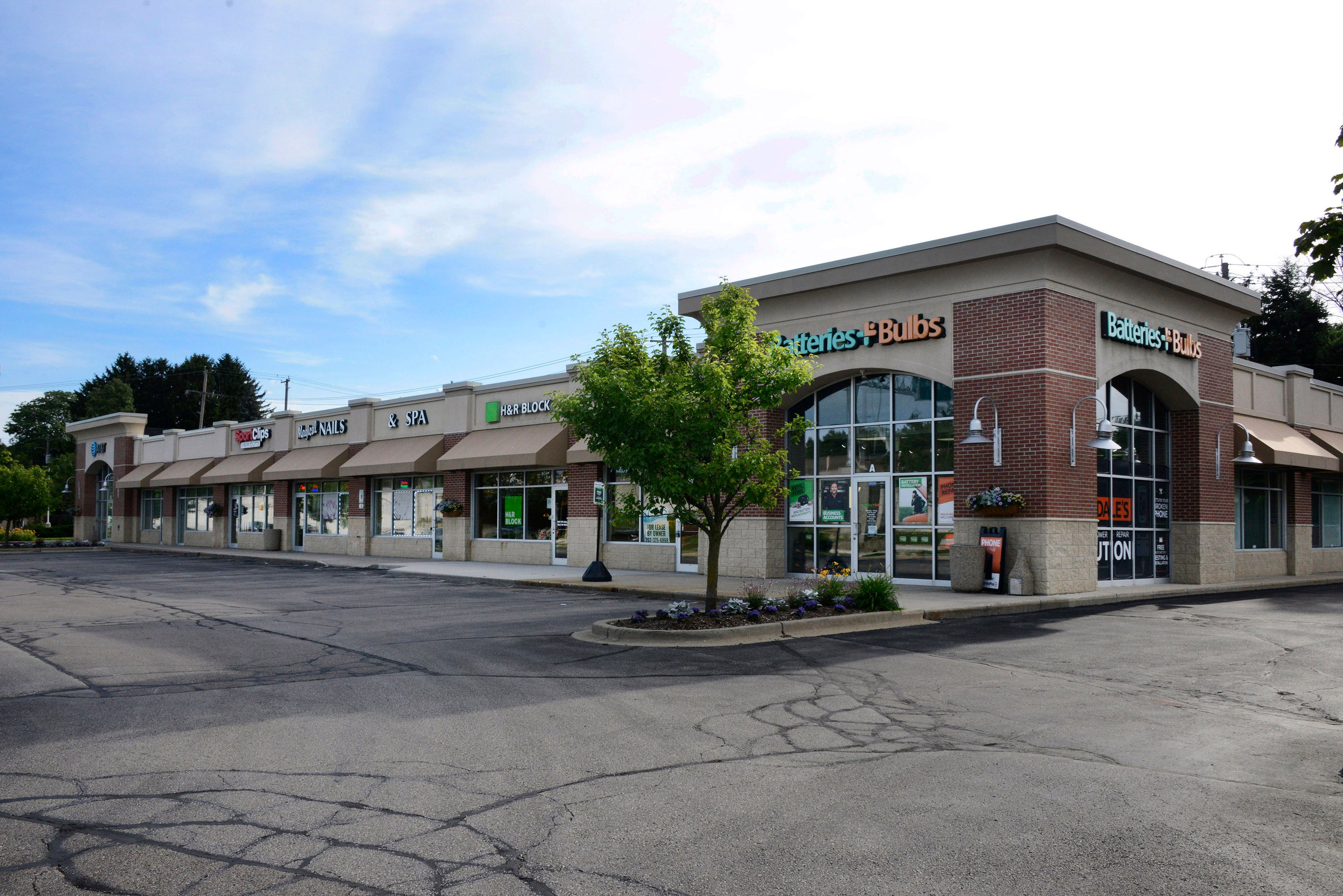 6150 N Port Washington Rd, Glendale, WI 53217