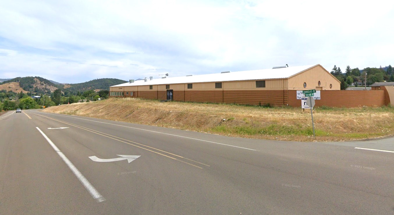 411 Safari Rd, Winston, OR 97496
