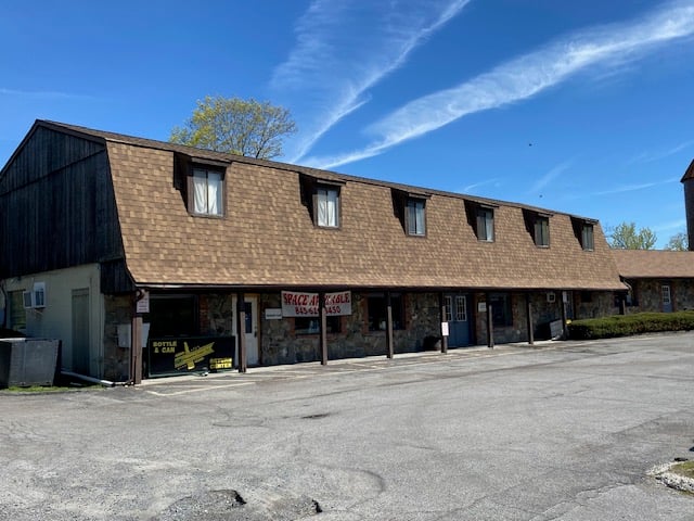 960 Violet Ave, Hyde Park, NY 12538