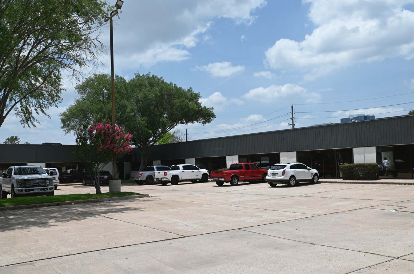 10400 Westoffice Dr, Houston, TX 77042