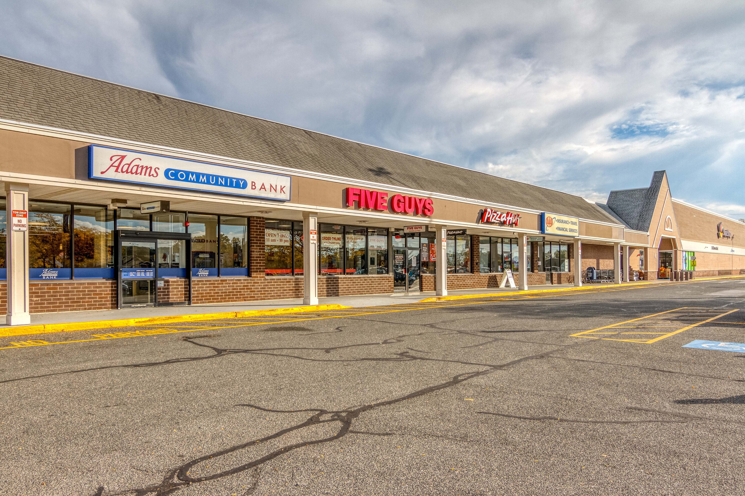 660 Merrill Rd, Pittsfield, MA 01201