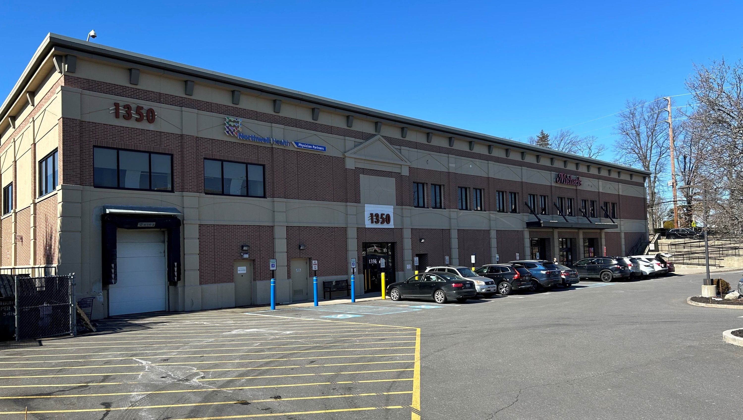 1350 Northern Blvd, Manhasset, NY 11030