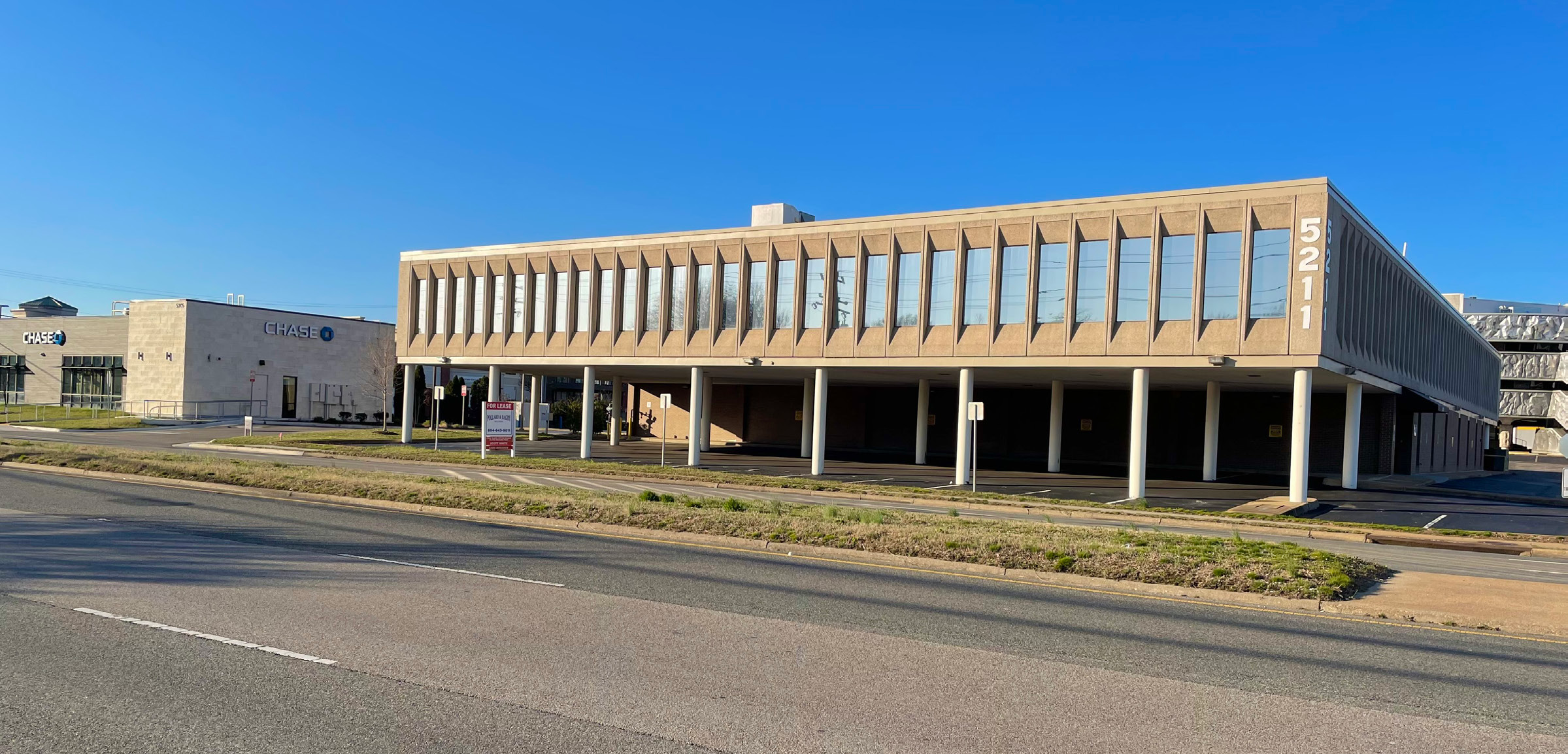 5211 W Broad St, Richmond, VA 23230