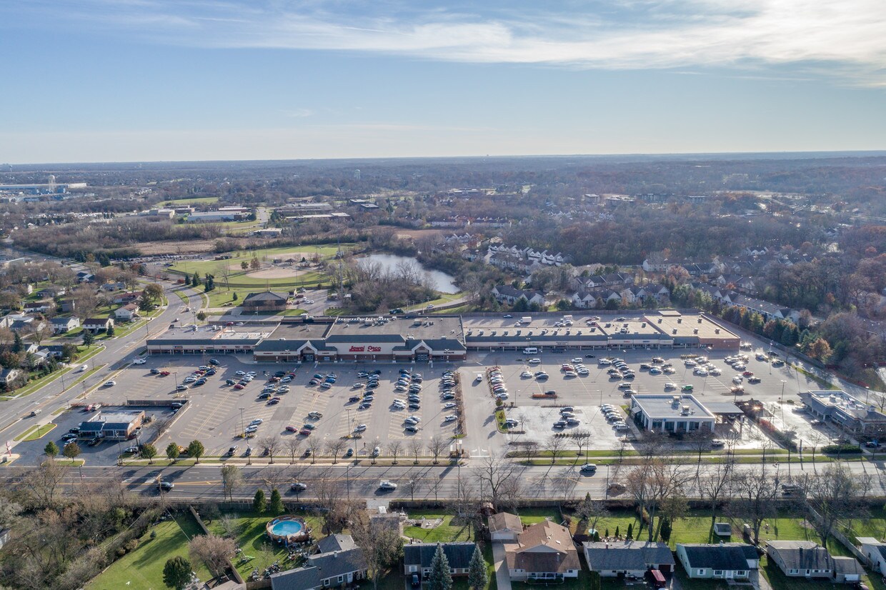 115 W Irving Park Rd, Streamwood, IL 60107