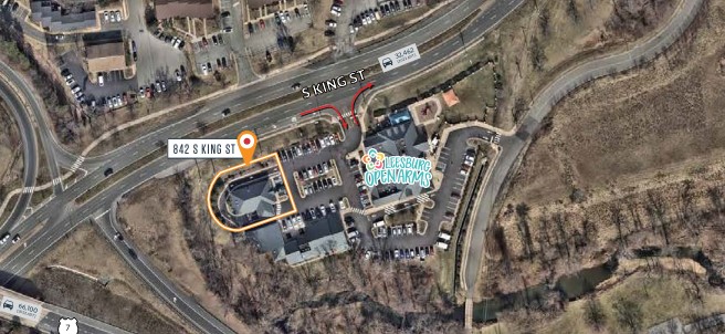 842 S King St, Leesburg, VA 20175