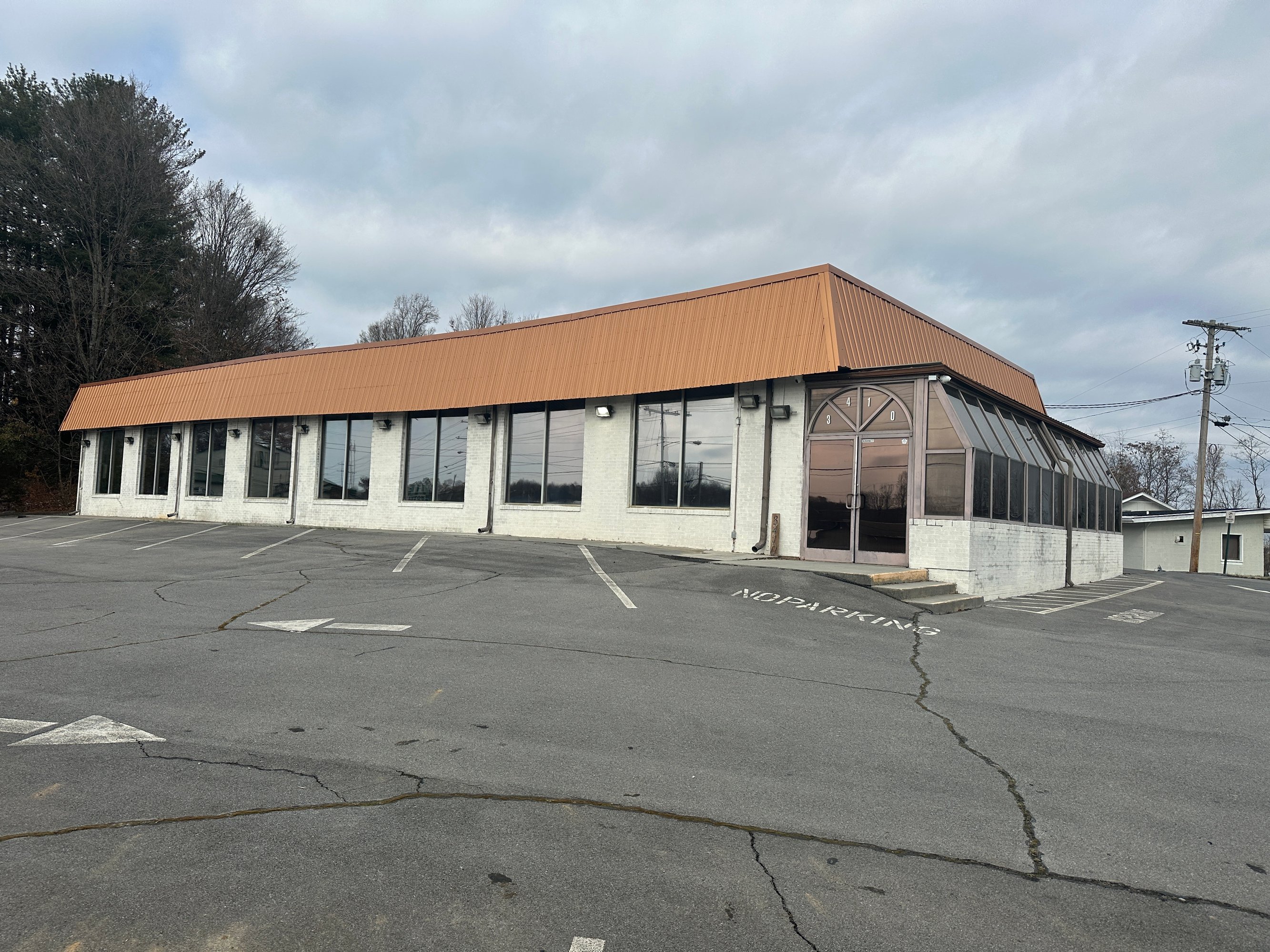 3410 W Market St, Johnson City, TN 37604